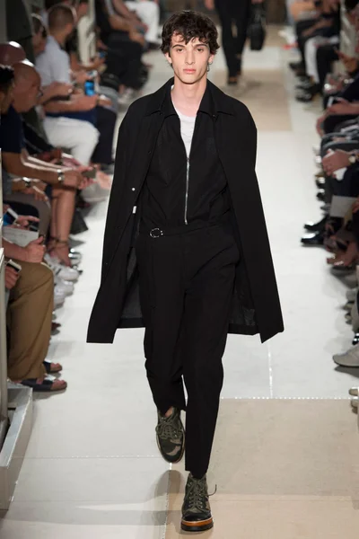 Look 43